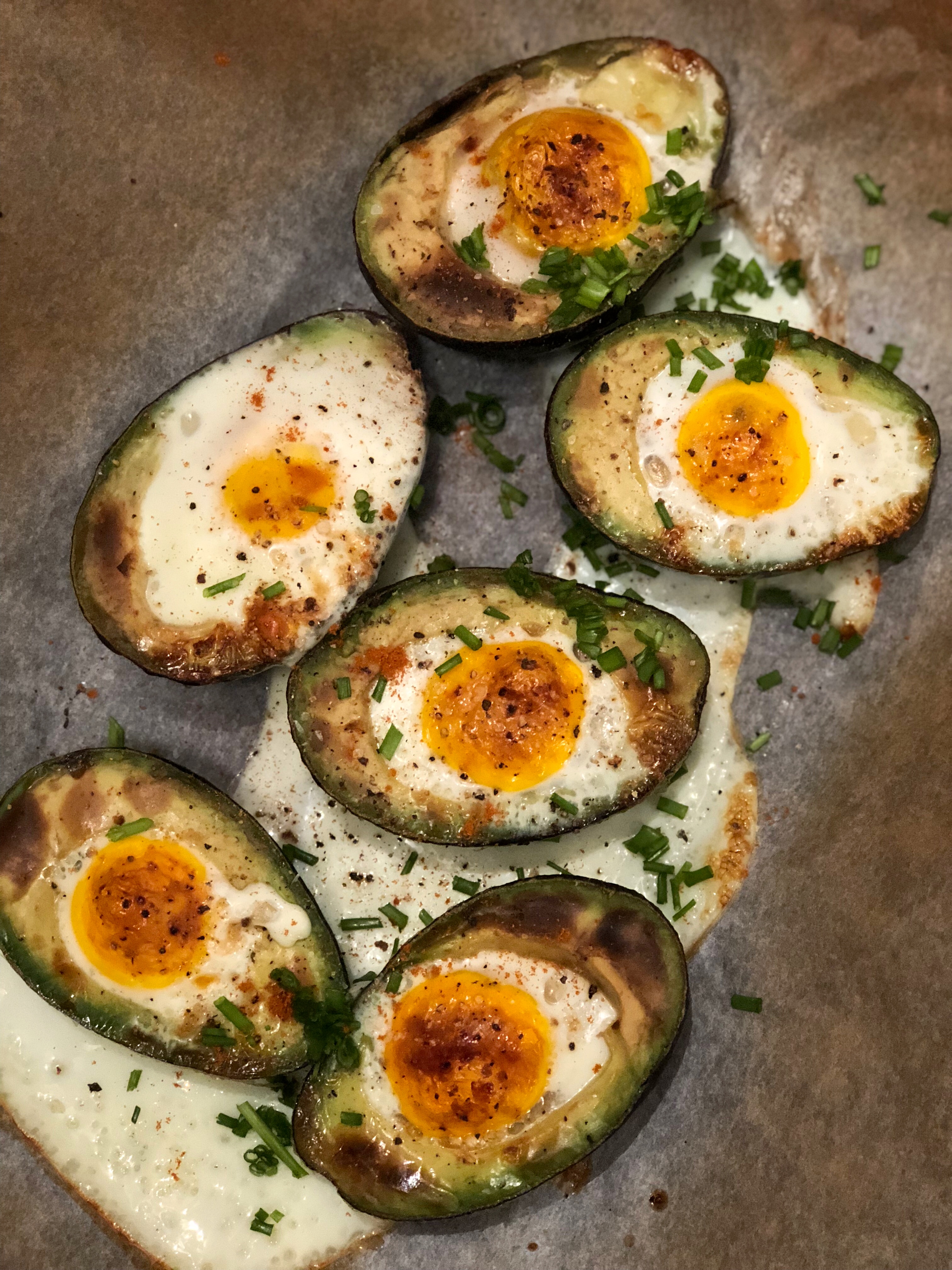 baked-eggs-avocado-recipe
